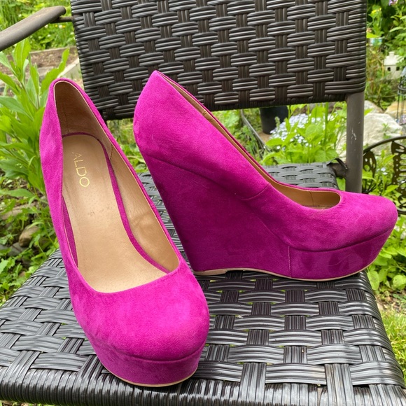 Aldo, fuchsia faux suede 6” pleaser wedge heels. - Picture 2 of 5